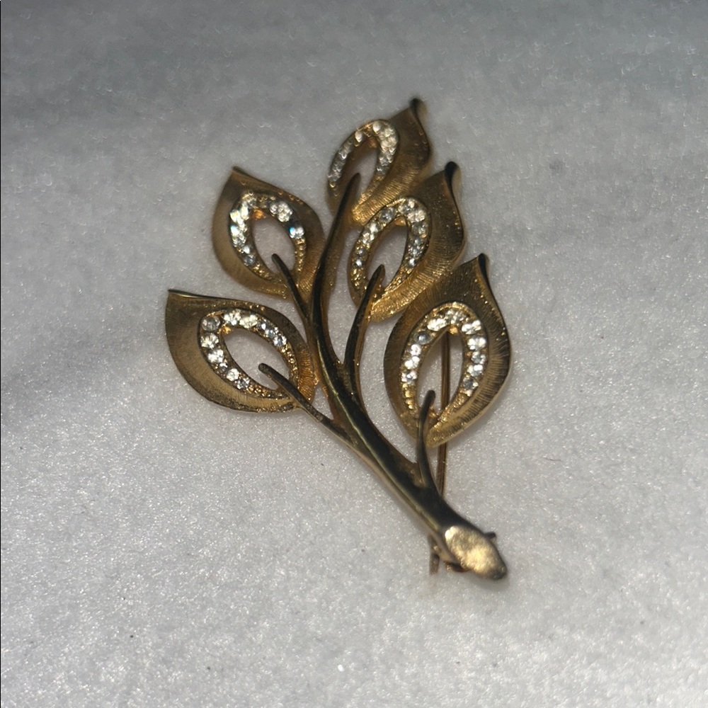 Gold tone Leaf Brooch with Rhinestones #1007